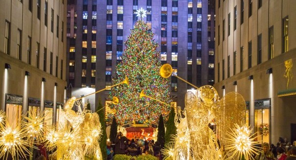Social media joins Eric Garner protestors worldwide at NYC Christmas tree lighting