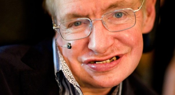 Stephen Hawking wants to be ‘baddie’ Bond villain