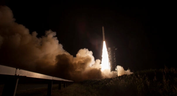 NASA studies descent of commercial rocket for future Mars missions