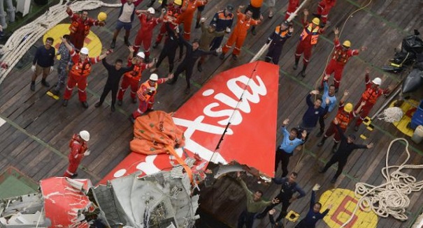 Tail of AirAsia Flight QZ8501 plane crash recovered from Java Sea