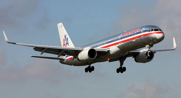 Report: American Airlines to let passengers without suitcases board first