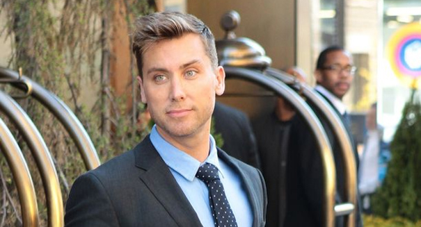 Amanda Bynes attacks Lance Bass on Twitter; He responds