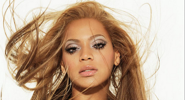 Beyonce invites fans to join her on stage at Super Bowl XLVII