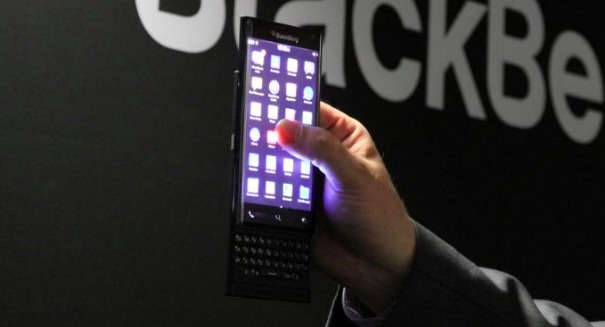 Leaked: Blackberry’s new curved ‘Venice’ Android phone is getting people’s attention