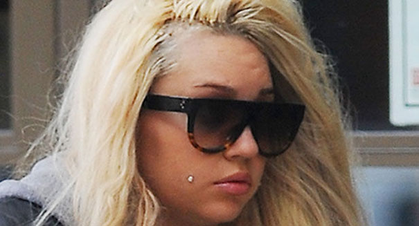 Hide your kids, hide your wife: Amanda Bynes is on the loose