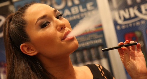 Report: Britain to regulate e-cigarettes as medicine from 2016