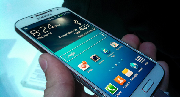 Merry Christmas: Samsung Galaxy S4 phones have big security hole via app downloads