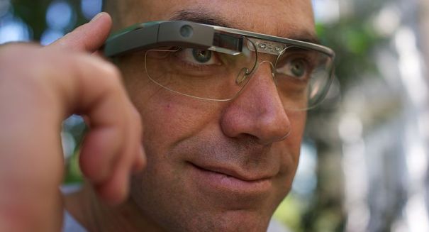 Surgeon streams operation via Google Glass