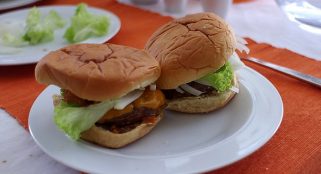 Most people underestimate number of calories in fast food, study finds