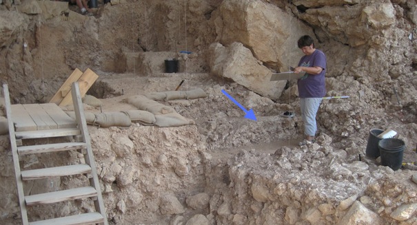 300,000-year-old hearth discovered