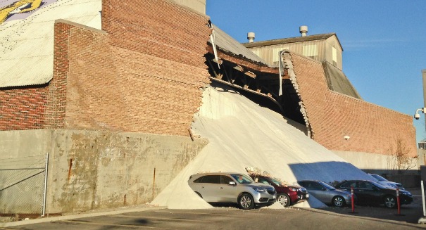 Huge mound of salt collapses wall, buries cars in Chicago