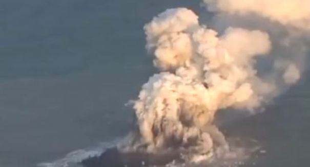 Amazing video shows volcanic eruption giving birth to ‘new island’ in Japan [VIDEO]