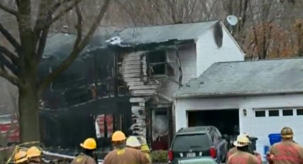 3 missing, at least 3 dead after small plane crashes into home