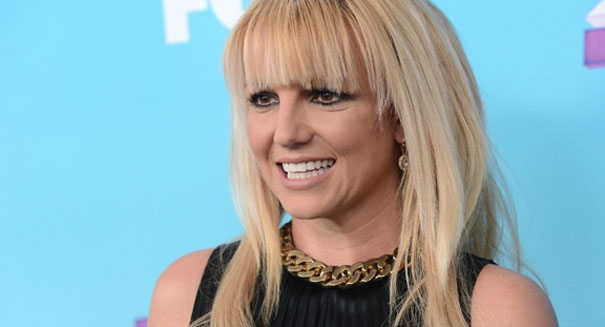 Britney Spears shows off toned body, plans big Las Vegas residency