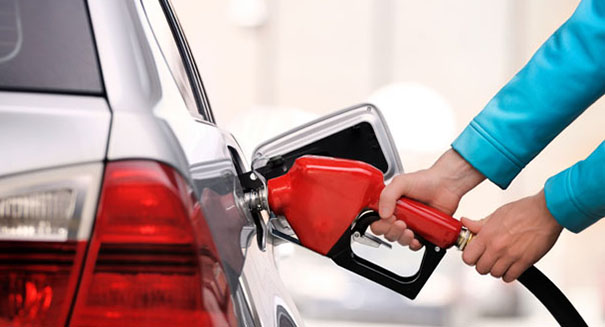 Summertime gas prices to reach record lows – perfect for roadtrips