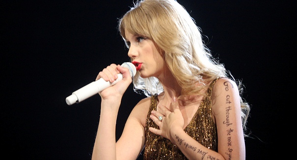 Abercrombie & Fitch to stop selling Taylor Swift shirts
