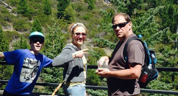 Photo of family allgedly vandalizing park in Oregon goes viral on Facebook